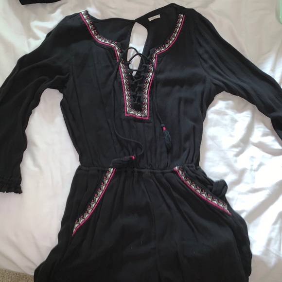 Hollister Embroidered Lace Up Romper - Picture 1 of 3